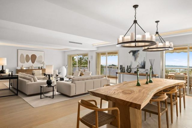 maison à vendre - 7 pièces - 315.0 m2 - CANNES - 06 - PROVENCE-ALPES-COTE-D-AZUR - Century 21 Adhère Transactions