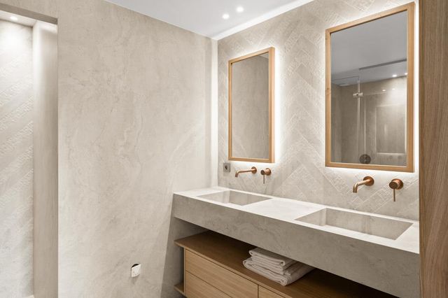 maison à vendre - 7 pièces - 315.0 m2 - CANNES - 06 - PROVENCE-ALPES-COTE-D-AZUR - Century 21 Adhère Transactions