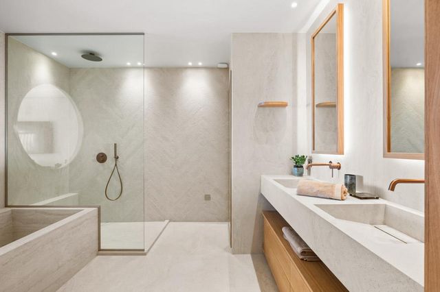 maison à vendre - 7 pièces - 315.0 m2 - CANNES - 06 - PROVENCE-ALPES-COTE-D-AZUR - Century 21 Adhère Transactions