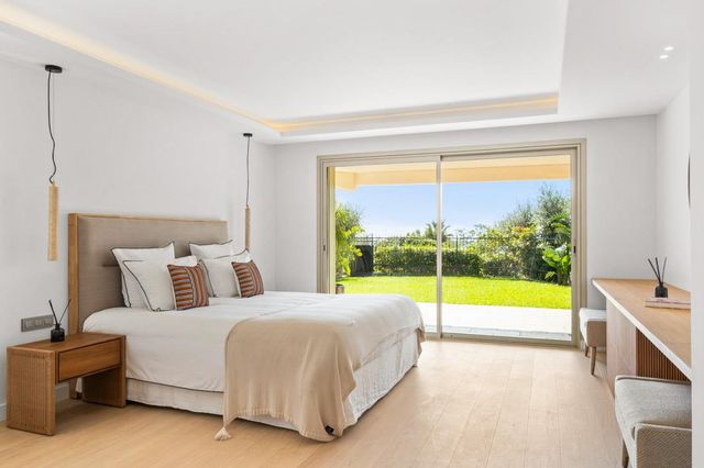 maison à vendre - 7 pièces - 315.0 m2 - CANNES - 06 - PROVENCE-ALPES-COTE-D-AZUR - Century 21 Adhère Transactions