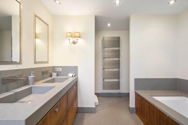 maison à vendre - 7 pièces - 350.0 m2 - CANNES - 06 - PROVENCE-ALPES-COTE-D-AZUR - Century 21 Adhère Transactions