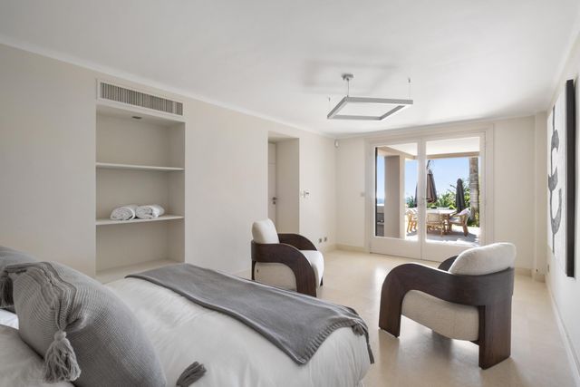 maison à vendre - 7 pièces - 350.0 m2 - CANNES - 06 - PROVENCE-ALPES-COTE-D-AZUR - Century 21 Adhère Transactions