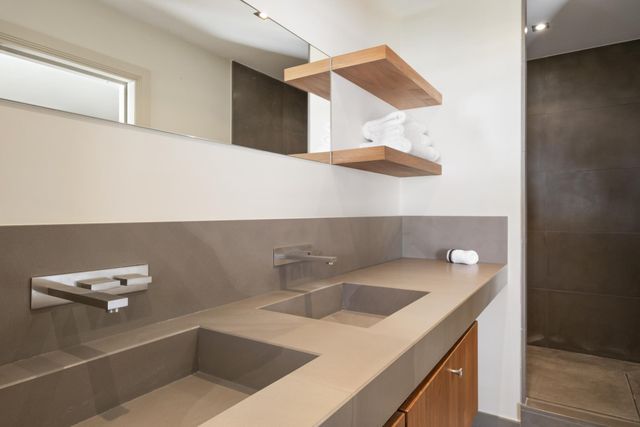 maison à vendre - 7 pièces - 350.0 m2 - CANNES - 06 - PROVENCE-ALPES-COTE-D-AZUR - Century 21 Adhère Transactions