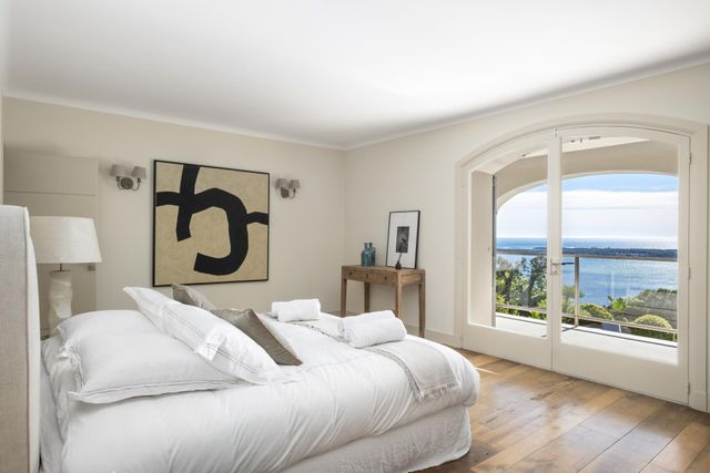 maison à vendre - 7 pièces - 350.0 m2 - CANNES - 06 - PROVENCE-ALPES-COTE-D-AZUR - Century 21 Adhère Transactions