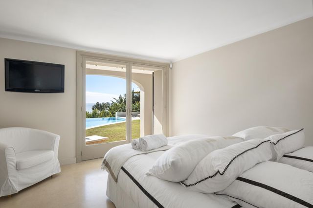 maison à vendre - 7 pièces - 350.0 m2 - CANNES - 06 - PROVENCE-ALPES-COTE-D-AZUR - Century 21 Adhère Transactions