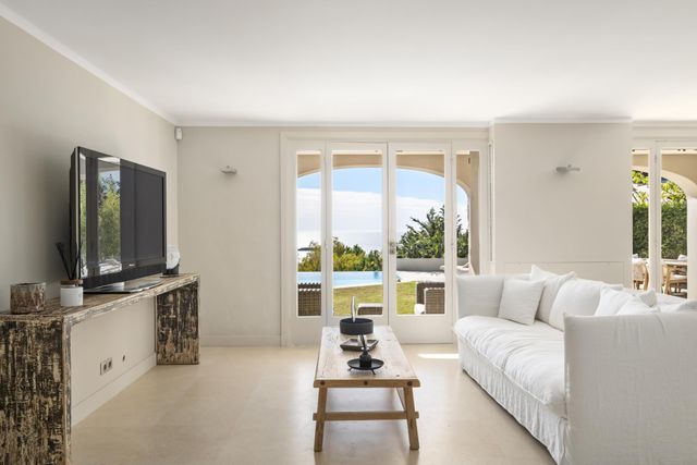 maison à vendre - 7 pièces - 350.0 m2 - CANNES - 06 - PROVENCE-ALPES-COTE-D-AZUR - Century 21 Adhère Transactions