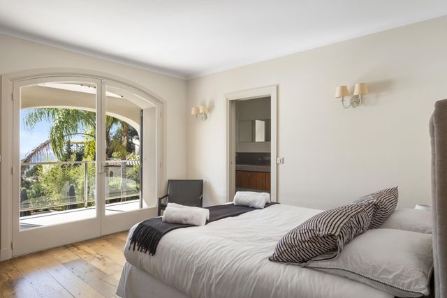 maison à vendre - 7 pièces - 350.0 m2 - CANNES - 06 - PROVENCE-ALPES-COTE-D-AZUR - Century 21 Adhère Transactions