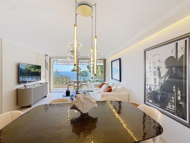 Appartement à vendre - 4 pièces - 102.0 m2 - CANNES - 06 - PROVENCE-ALPES-COTE-D-AZUR - Century 21 Adhère Transactions