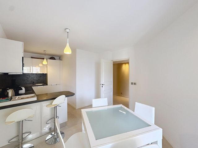 Afficher la photo en grand Appartement F3 à vendre - 3 pièces - 112.0 m2 - CANNES - 06 - PROVENCE-ALPES-COTE-D-AZUR - Century 21 Adhère Transactions