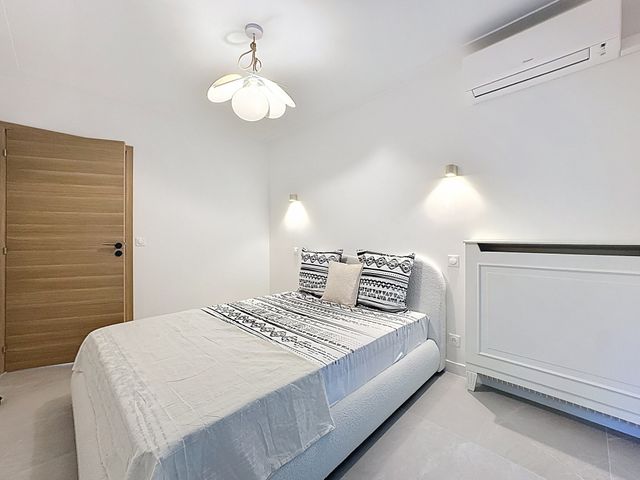 Appartement F4 à vendre - 4 pièces - 105.0 m2 - CANNES - 06 - PROVENCE-ALPES-COTE-D-AZUR - Century 21 Adhère Transactions