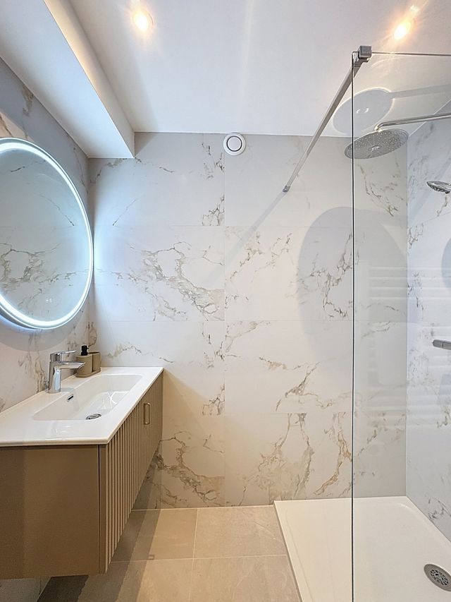 Appartement F4 à vendre - 4 pièces - 105.0 m2 - CANNES - 06 - PROVENCE-ALPES-COTE-D-AZUR - Century 21 Adhère Transactions