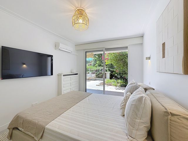 Appartement F4 à vendre - 4 pièces - 105.0 m2 - CANNES - 06 - PROVENCE-ALPES-COTE-D-AZUR - Century 21 Adhère Transactions