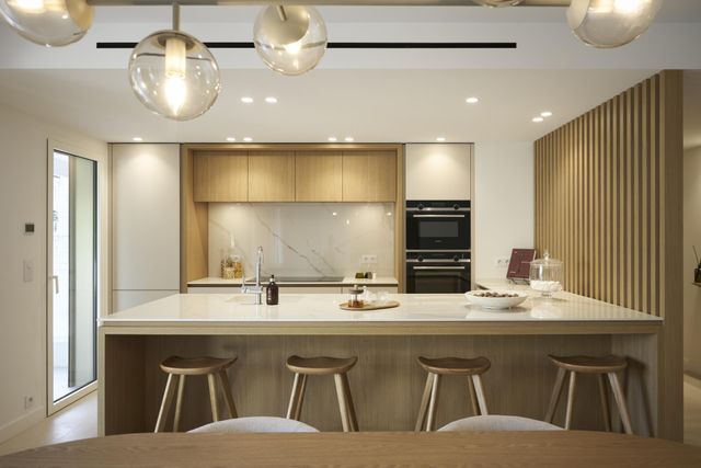 Appartement F4 à vendre - 4 pièces - 109.7 m2 - CANNES - 06 - PROVENCE-ALPES-COTE-D-AZUR - Century 21 Adhère Transactions