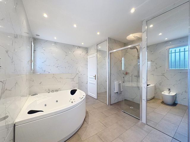 maison à vendre - 6 pièces - 270.0 m2 - MOUGINS - 06 - PROVENCE-ALPES-COTE-D-AZUR - Century 21 Adhère Transactions