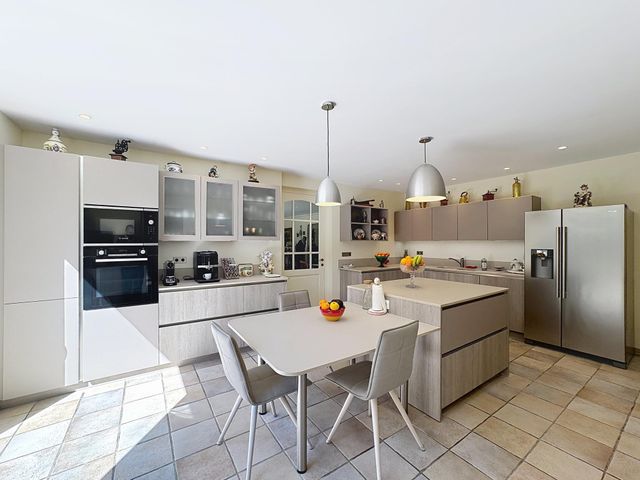 maison à vendre - 6 pièces - 270.0 m2 - MOUGINS - 06 - PROVENCE-ALPES-COTE-D-AZUR - Century 21 Adhère Transactions