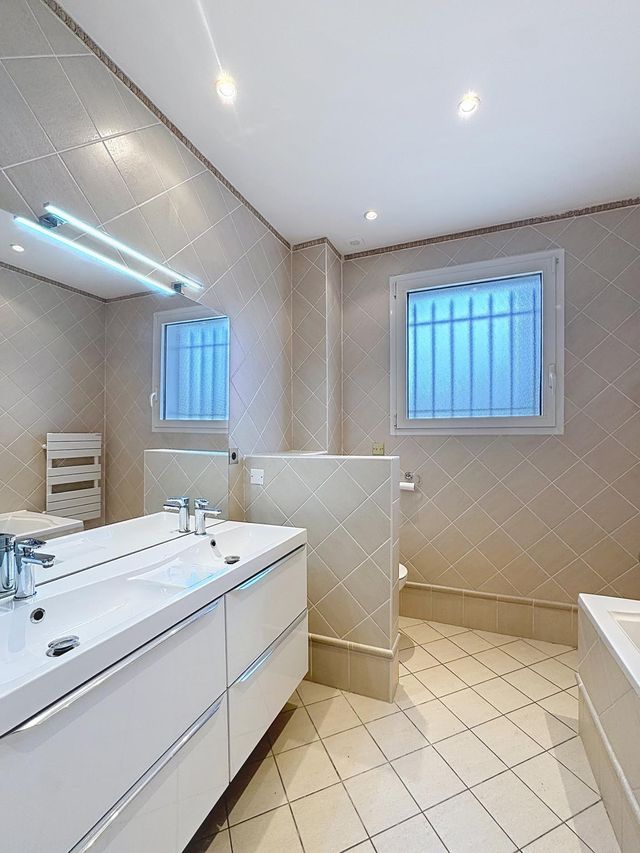 maison à vendre - 6 pièces - 270.0 m2 - MOUGINS - 06 - PROVENCE-ALPES-COTE-D-AZUR - Century 21 Adhère Transactions