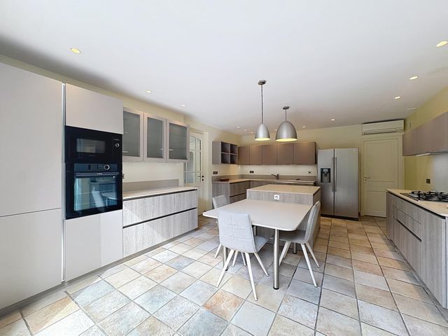 maison à vendre - 6 pièces - 270.0 m2 - MOUGINS - 06 - PROVENCE-ALPES-COTE-D-AZUR - Century 21 Adhère Transactions