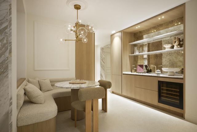 Appartement à vendre - 4 pièces - 130.0 m2 - CANNES - 06 - PROVENCE-ALPES-COTE-D-AZUR - Century 21 Adhère Transactions