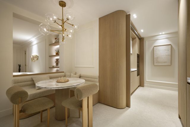 Appartement à vendre - 4 pièces - 130.0 m2 - CANNES - 06 - PROVENCE-ALPES-COTE-D-AZUR - Century 21 Adhère Transactions