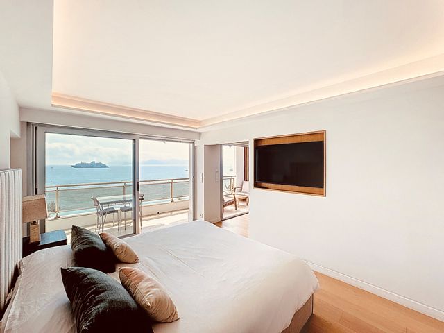 Appartement F3 à vendre - 3 pièces - 89.06 m2 - CANNES - 06 - PROVENCE-ALPES-COTE-D-AZUR - Century 21 Adhère Transactions