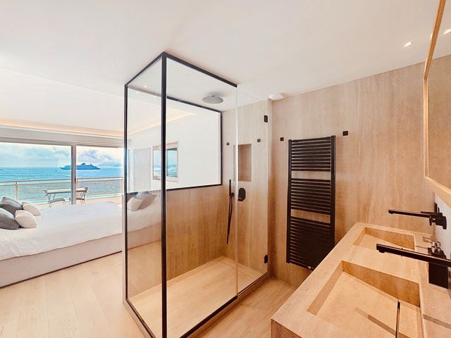 Appartement F3 à vendre - 3 pièces - 89.06 m2 - CANNES - 06 - PROVENCE-ALPES-COTE-D-AZUR - Century 21 Adhère Transactions