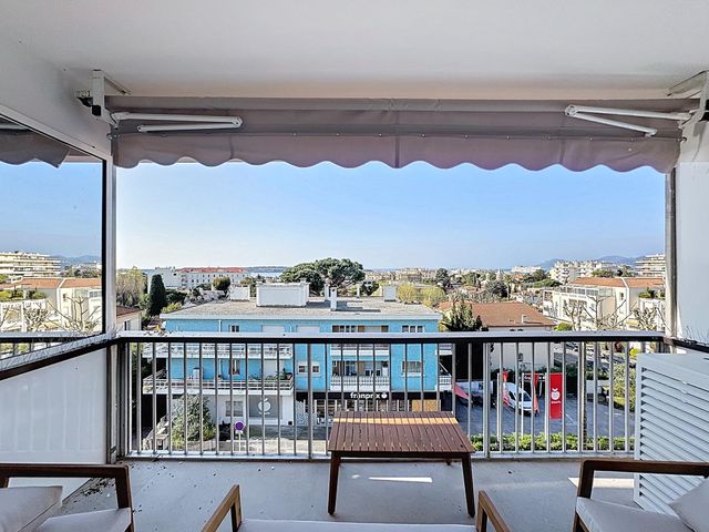 Appartement F3 à vendre - 3 pièces - 54.21 m2 - CANNES - 06 - PROVENCE-ALPES-COTE-D-AZUR - Century 21 Adhère Transactions