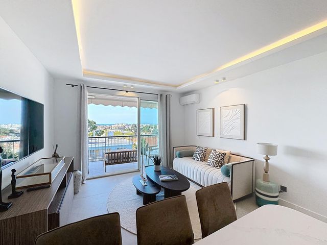 Appartement F3 à vendre - 3 pièces - 54.21 m2 - CANNES - 06 - PROVENCE-ALPES-COTE-D-AZUR - Century 21 Adhère Transactions