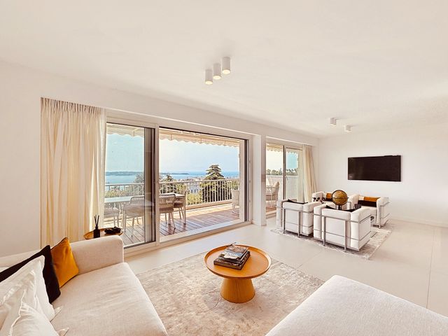 Appartement F8 à vendre - 8 pièces - 219.72 m2 - CANNES - 06 - PROVENCE-ALPES-COTE-D-AZUR - Century 21 Adhère Transactions