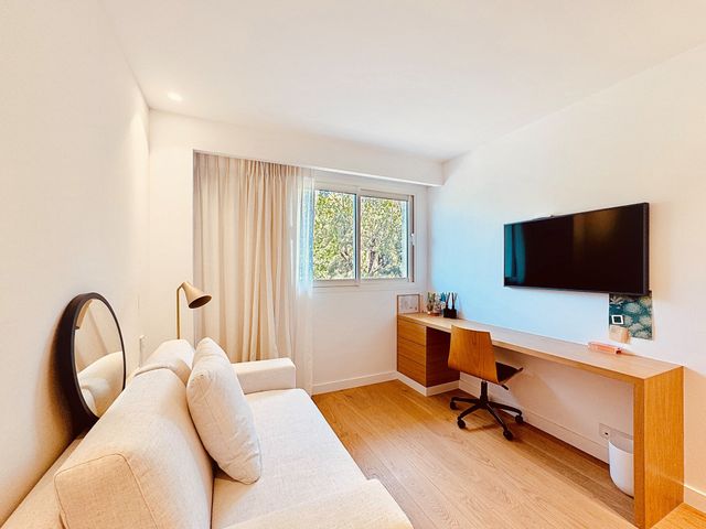 Appartement F8 à vendre - 8 pièces - 219.72 m2 - CANNES - 06 - PROVENCE-ALPES-COTE-D-AZUR - Century 21 Adhère Transactions