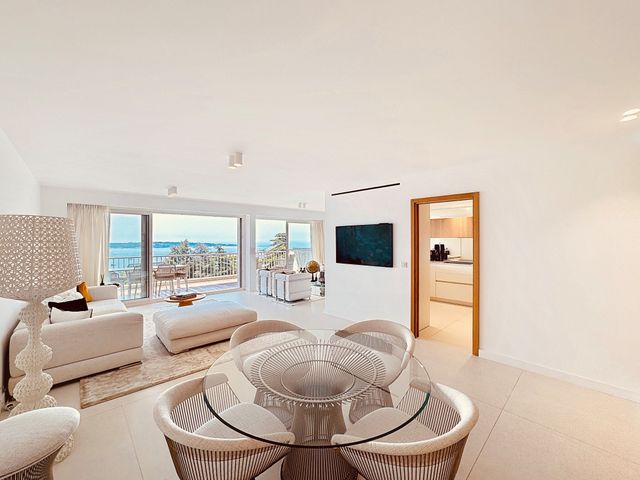 Appartement F8 à vendre - 8 pièces - 219.72 m2 - CANNES - 06 - PROVENCE-ALPES-COTE-D-AZUR - Century 21 Adhère Transactions