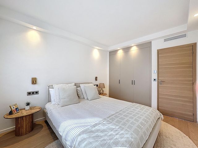 Appartement F4 à vendre - 4 pièces - 102.43 m2 - CANNES - 06 - PROVENCE-ALPES-COTE-D-AZUR - Century 21 Adhère Transactions