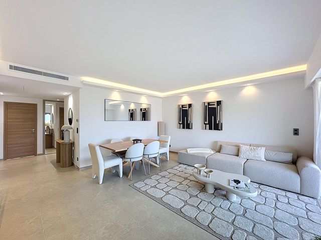 Appartement F4 à vendre - 4 pièces - 102.43 m2 - CANNES - 06 - PROVENCE-ALPES-COTE-D-AZUR - Century 21 Adhère Transactions
