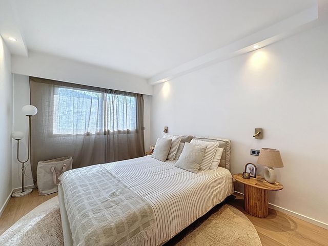 Appartement F4 à vendre - 4 pièces - 102.43 m2 - CANNES - 06 - PROVENCE-ALPES-COTE-D-AZUR - Century 21 Adhère Transactions