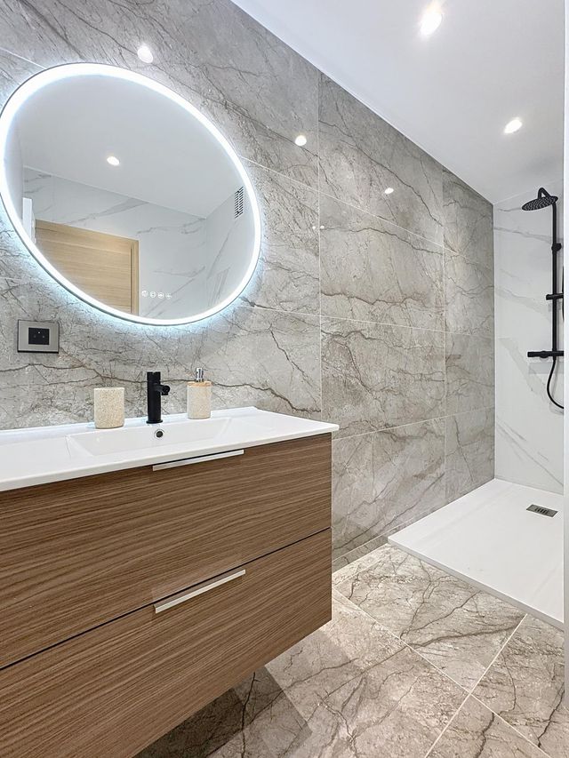 Appartement F4 à vendre - 4 pièces - 102.43 m2 - CANNES - 06 - PROVENCE-ALPES-COTE-D-AZUR - Century 21 Adhère Transactions