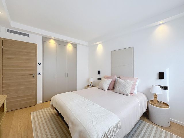Appartement F4 à vendre - 4 pièces - 102.43 m2 - CANNES - 06 - PROVENCE-ALPES-COTE-D-AZUR - Century 21 Adhère Transactions