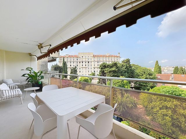 Appartement F4 à vendre - 4 pièces - 102.43 m2 - CANNES - 06 - PROVENCE-ALPES-COTE-D-AZUR - Century 21 Adhère Transactions