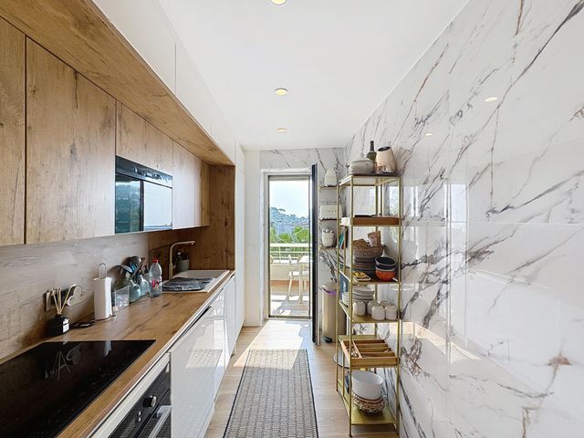 Appartement F3 à vendre - 3 pièces - 63.33 m2 - CANNES - 06 - PROVENCE-ALPES-COTE-D-AZUR - Century 21 Adhère Transactions