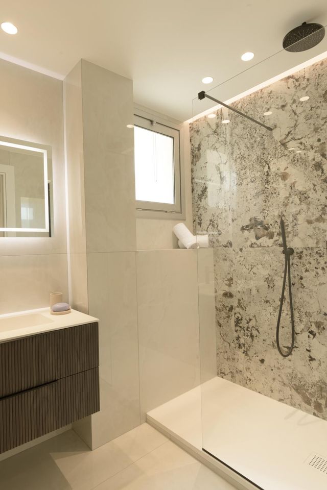 Appartement F3 à vendre - 3 pièces - 91.0 m2 - CANNES - 06 - PROVENCE-ALPES-COTE-D-AZUR - Century 21 Adhère Transactions