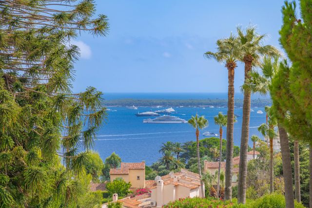Appartement F3 à vendre - 3 pièces - 75.01 m2 - CANNES - 06 - PROVENCE-ALPES-COTE-D-AZUR - Century 21 Adhère Transactions