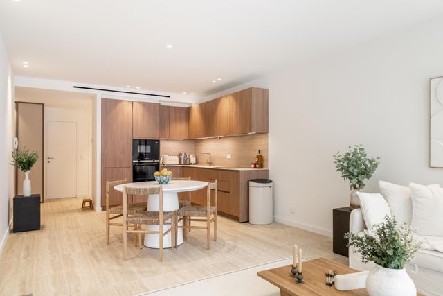 Appartement F3 à vendre - 3 pièces - 75.01 m2 - CANNES - 06 - PROVENCE-ALPES-COTE-D-AZUR - Century 21 Adhère Transactions