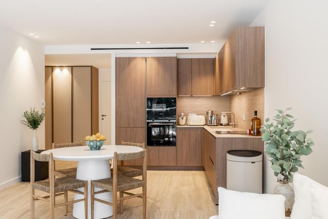 Appartement F3 à vendre - 3 pièces - 75.01 m2 - CANNES - 06 - PROVENCE-ALPES-COTE-D-AZUR - Century 21 Adhère Transactions