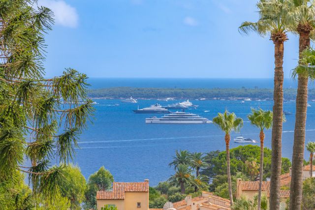 Appartement F3 à vendre - 3 pièces - 75.01 m2 - CANNES - 06 - PROVENCE-ALPES-COTE-D-AZUR - Century 21 Adhère Transactions