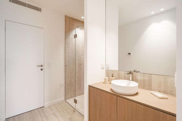 Appartement F3 à vendre - 3 pièces - 75.01 m2 - CANNES - 06 - PROVENCE-ALPES-COTE-D-AZUR - Century 21 Adhère Transactions