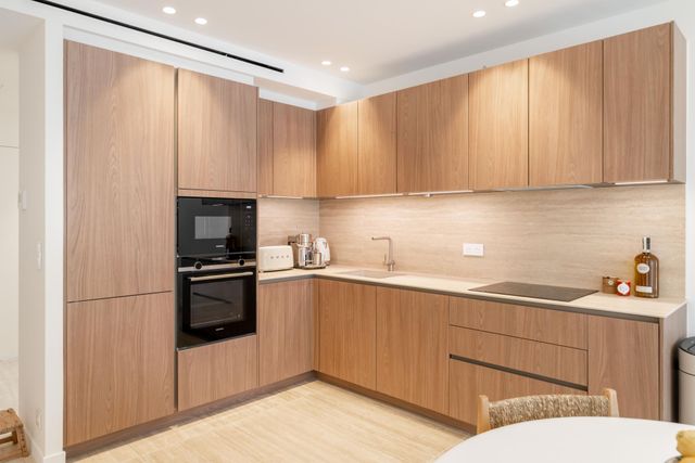 Appartement F3 à vendre - 3 pièces - 75.01 m2 - CANNES - 06 - PROVENCE-ALPES-COTE-D-AZUR - Century 21 Adhère Transactions