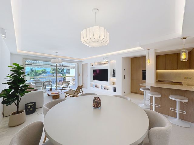 Appartement F4 à vendre - 4 pièces - 102.0 m2 - CANNES - 06 - PROVENCE-ALPES-COTE-D-AZUR - Century 21 Adhère Transactions