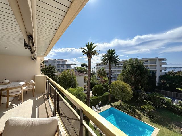 Appartement F4 à vendre - 4 pièces - 102.0 m2 - CANNES - 06 - PROVENCE-ALPES-COTE-D-AZUR - Century 21 Adhère Transactions