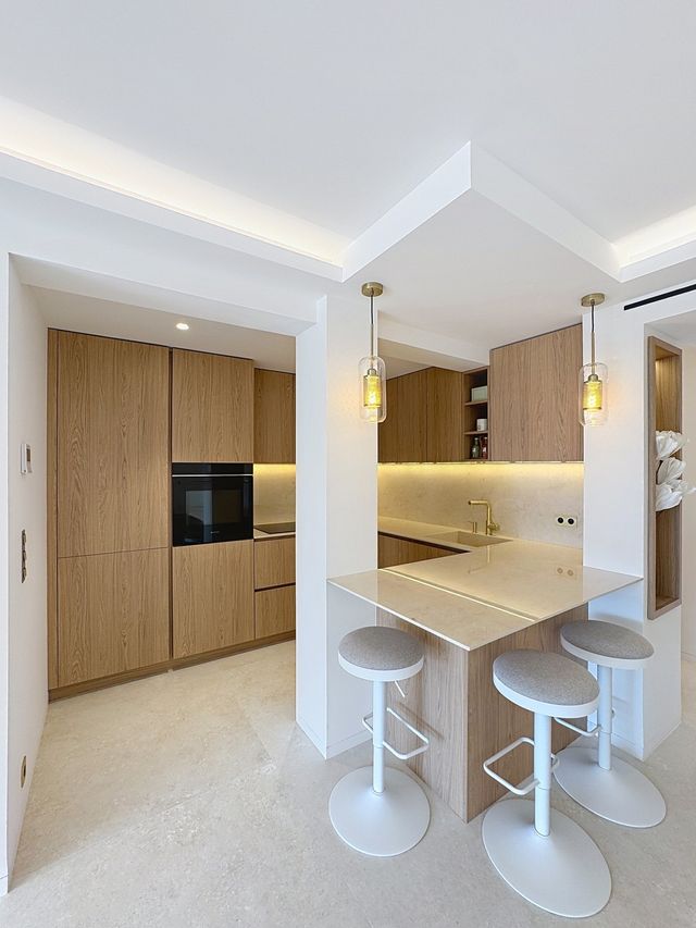 Appartement F4 à vendre - 4 pièces - 102.0 m2 - CANNES - 06 - PROVENCE-ALPES-COTE-D-AZUR - Century 21 Adhère Transactions