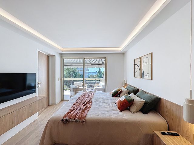 Appartement F4 à vendre - 4 pièces - 102.0 m2 - CANNES - 06 - PROVENCE-ALPES-COTE-D-AZUR - Century 21 Adhère Transactions