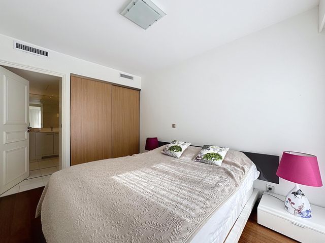 Appartement F2 à vendre - 2 pièces - 54.0 m2 - CANNES - 06 - PROVENCE-ALPES-COTE-D-AZUR - Century 21 Adhère Transactions