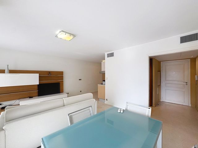 Appartement F2 à vendre - 2 pièces - 54.0 m2 - CANNES - 06 - PROVENCE-ALPES-COTE-D-AZUR - Century 21 Adhère Transactions